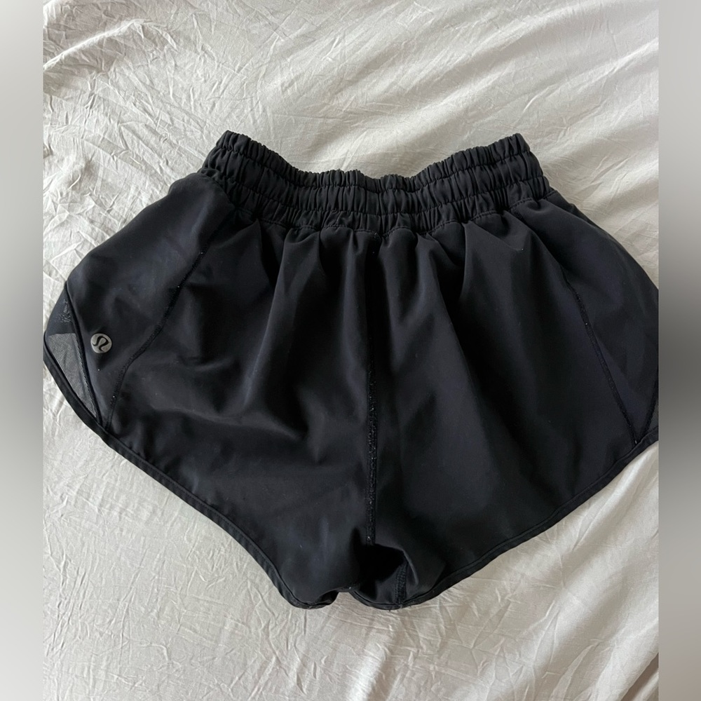 Lululemon hottie hot 2.5 shorts